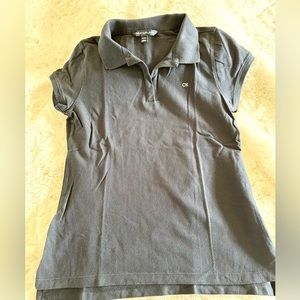 Calvin Klein T-Shirt. Size XS.